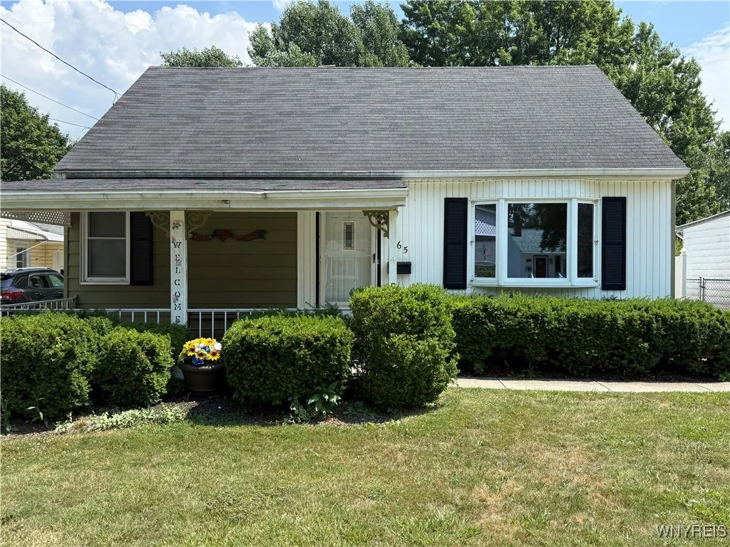 365 Linwood Avenue, North Tonawanda, New York 1412, North Tonawanda, New York 14120, 4 Bedrooms Bedrooms, 9 Rooms Rooms,1 BathroomBathrooms,Residential,For Sale,365 Linwood Avenue, North Tonawanda, New York 1412,B1623058