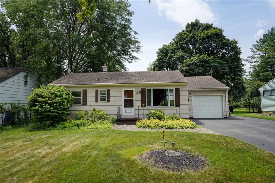 29 Country Lane, Penfield, New York 14526, Penfield, New York 14526, 3 Bedrooms Bedrooms, 6 Rooms Rooms,1 BathroomBathrooms,Residential,For Sale,29 Country Lane, Penfield, New York 14526,R1623024