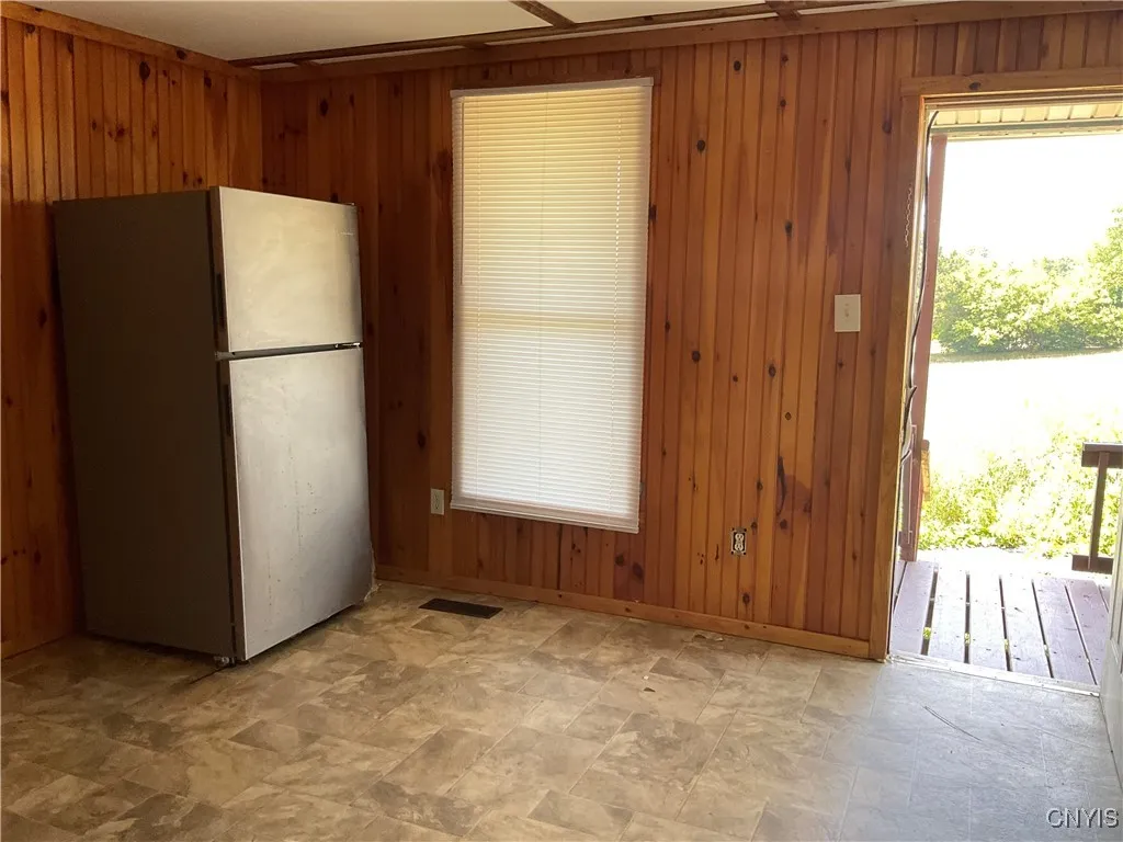 377 West Main Street, Watertown City, New York 136, Watertown City, New York 13601, 3 Bedrooms Bedrooms, 6 Rooms Rooms,1 BathroomBathrooms,Residential Lease,For Rent,377 West Main Street, Watertown City, New York 136,S1623313