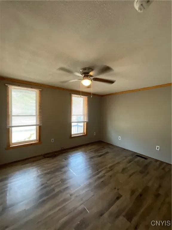 377 West Main Street, Watertown City, New York 136, Watertown City, New York 13601, 3 Bedrooms Bedrooms, 6 Rooms Rooms,1 BathroomBathrooms,Residential Lease,For Rent,377 West Main Street, Watertown City, New York 136,S1623313
