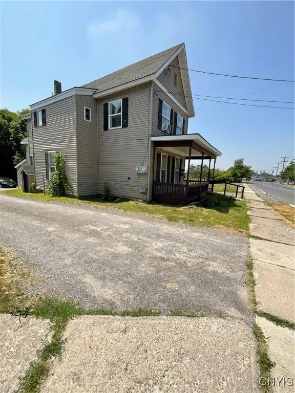 377 West Main Street, Watertown City, New York 136, Watertown City, New York 13601, 3 Bedrooms Bedrooms, 6 Rooms Rooms,1 BathroomBathrooms,Residential Lease,For Rent,377 West Main Street, Watertown City, New York 136,S1623313