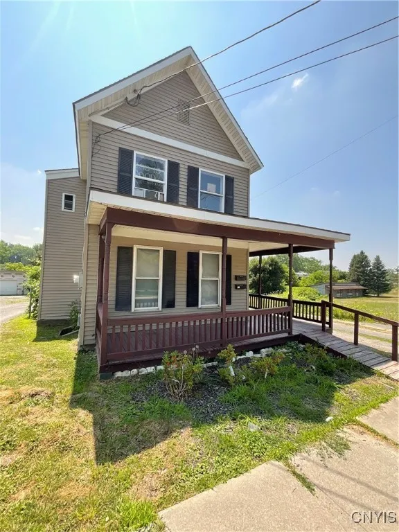 377 West Main Street, Watertown City, New York 136, Watertown City, New York 13601, 3 Bedrooms Bedrooms, 6 Rooms Rooms,1 BathroomBathrooms,Residential Lease,For Rent,377 West Main Street, Watertown City, New York 136,S1623313