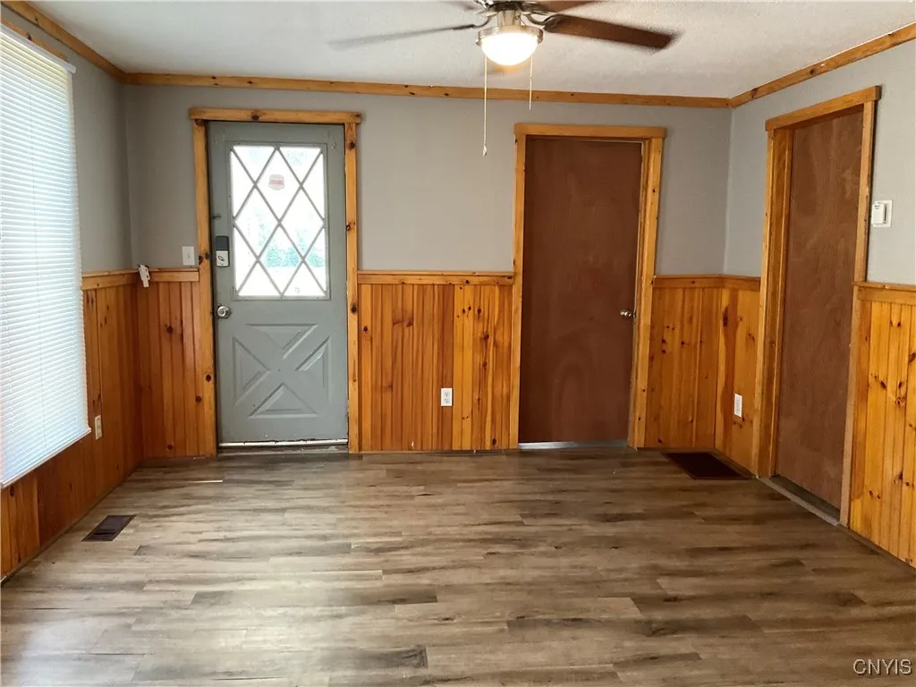 377 West Main Street, Watertown City, New York 136, Watertown City, New York 13601, 3 Bedrooms Bedrooms, 6 Rooms Rooms,1 BathroomBathrooms,Residential Lease,For Rent,377 West Main Street, Watertown City, New York 136,S1623313
