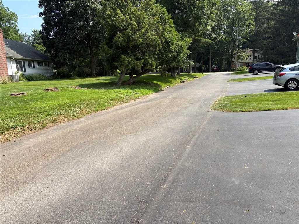 Back service rd from Lincoln Mills