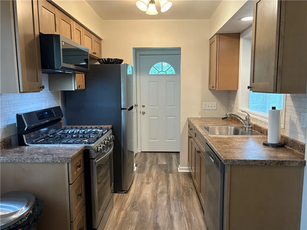 33 Milrace Drive, East Rochester, New York 14445, East Rochester, New York 14445, 2 Bedrooms Bedrooms, 4 Rooms Rooms,1 BathroomBathrooms,Residential,For Sale,33 Milrace Drive, East Rochester, New York 14445,R1623309