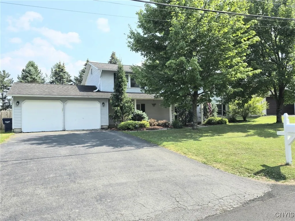 24 Regatta, Geddes, New York 13209, Geddes, New York 13209, 4 Bedrooms Bedrooms, 10 Rooms Rooms,2 BathroomsBathrooms,Residential,For Sale,24 Regatta, Geddes, New York 13209,S1622466