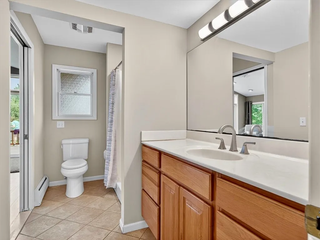 1st floor full bathroom