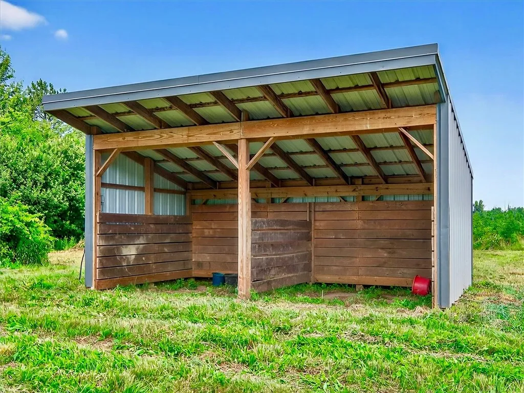 Paddock Horse Shelter with water and electric