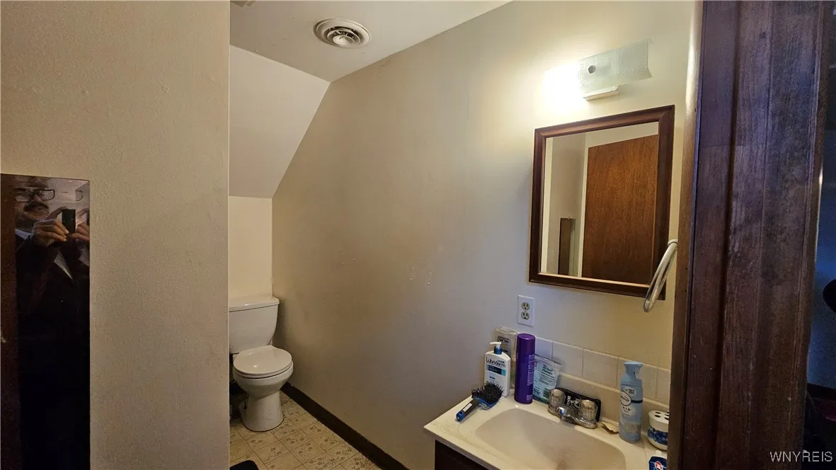 266 Lackawanna Avenue 2, Cheektowaga, New York 142, Cheektowaga, New York 14212, 5 Bedrooms Bedrooms, ,2 BathroomsBathrooms,Residential,For Sale,266 Lackawanna Avenue 2, Cheektowaga, New York 142,B1616750