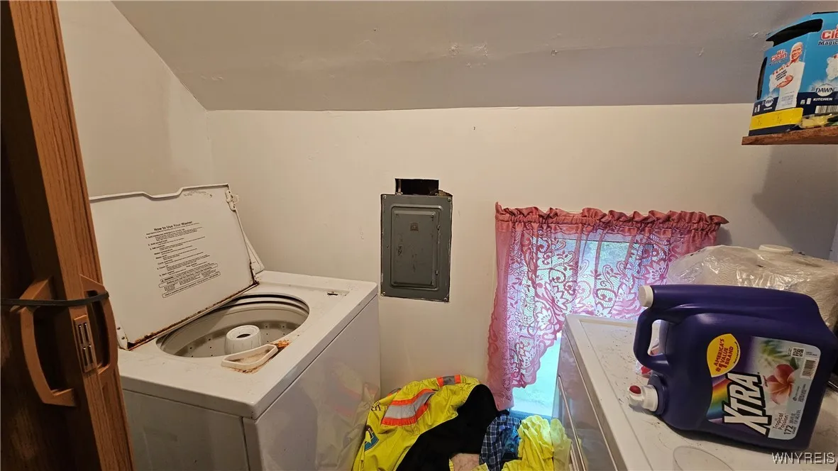 266 Lackawanna Avenue 2, Cheektowaga, New York 142, Cheektowaga, New York 14212, 5 Bedrooms Bedrooms, ,2 BathroomsBathrooms,Residential,For Sale,266 Lackawanna Avenue 2, Cheektowaga, New York 142,B1616750