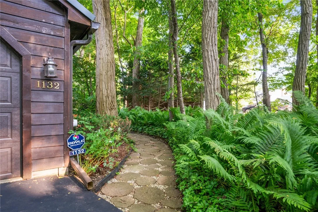 1132 Woodbridge Lane, Webster, New York 14580, Webster, New York 14580, 3 Bedrooms Bedrooms, 12 Rooms Rooms,2 BathroomsBathrooms,Residential,For Sale,1132 Woodbridge Lane, Webster, New York 14580,R1621381