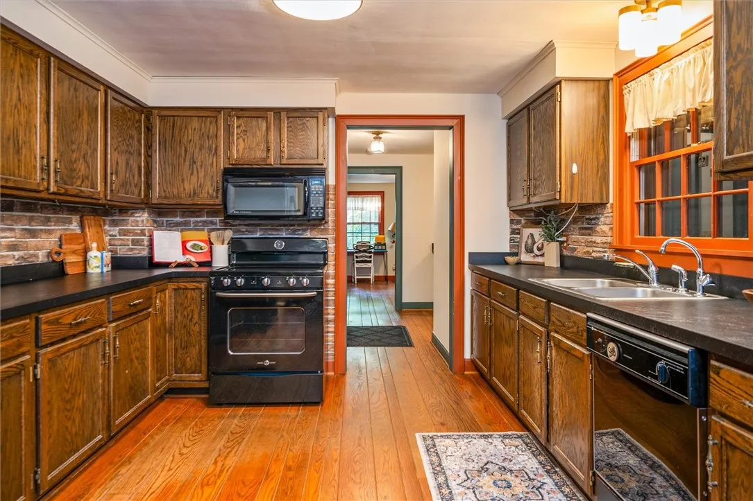 1132 Woodbridge Lane, Webster, New York 14580, Webster, New York 14580, 3 Bedrooms Bedrooms, 12 Rooms Rooms,2 BathroomsBathrooms,Residential,For Sale,1132 Woodbridge Lane, Webster, New York 14580,R1621381