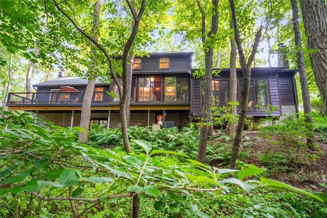1132 Woodbridge Lane, Webster, New York 14580, Webster, New York 14580, 3 Bedrooms Bedrooms, 12 Rooms Rooms,2 BathroomsBathrooms,Residential,For Sale,1132 Woodbridge Lane, Webster, New York 14580,R1621381