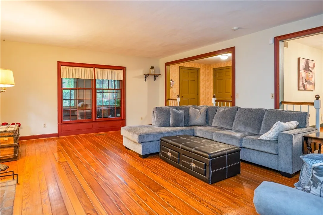 1132 Woodbridge Lane, Webster, New York 14580, Webster, New York 14580, 3 Bedrooms Bedrooms, 12 Rooms Rooms,2 BathroomsBathrooms,Residential,For Sale,1132 Woodbridge Lane, Webster, New York 14580,R1621381