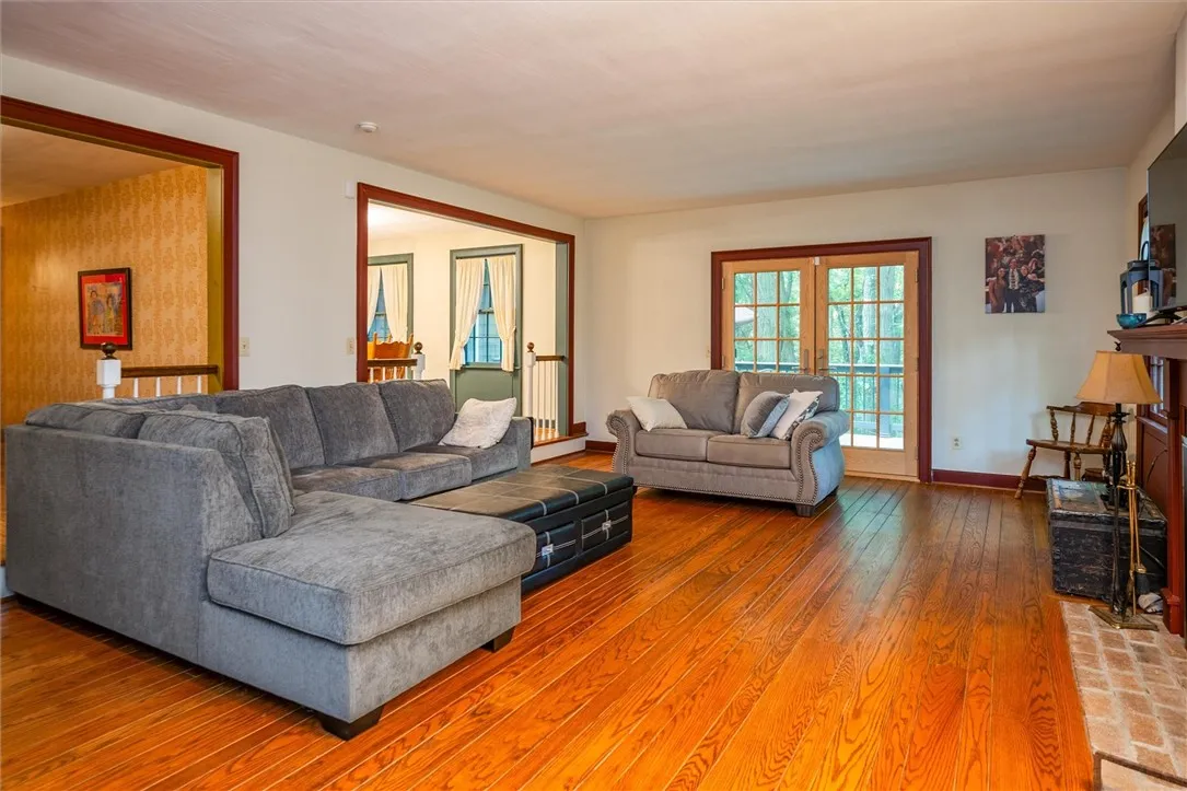 1132 Woodbridge Lane, Webster, New York 14580, Webster, New York 14580, 3 Bedrooms Bedrooms, 12 Rooms Rooms,2 BathroomsBathrooms,Residential,For Sale,1132 Woodbridge Lane, Webster, New York 14580,R1621381