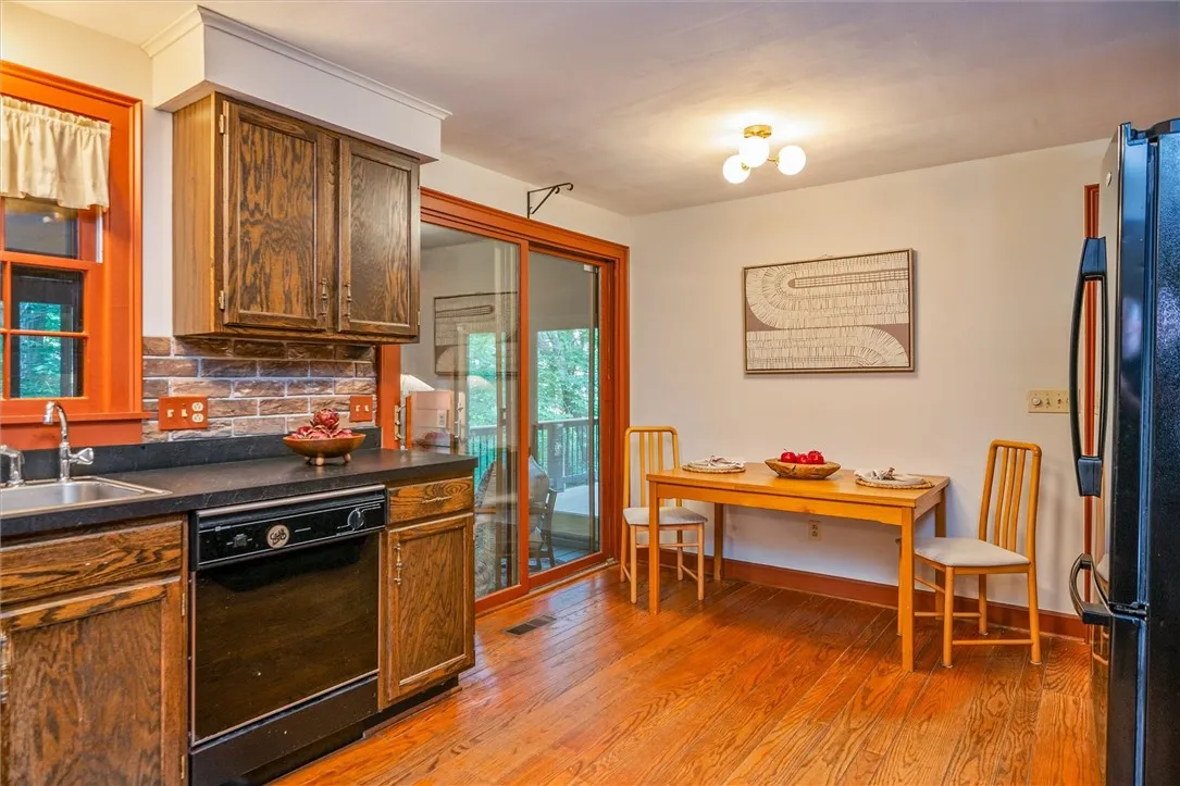 1132 Woodbridge Lane, Webster, New York 14580, Webster, New York 14580, 3 Bedrooms Bedrooms, 12 Rooms Rooms,2 BathroomsBathrooms,Residential,For Sale,1132 Woodbridge Lane, Webster, New York 14580,R1621381