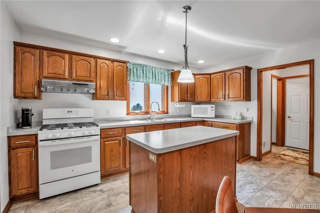 Kitchen- all appliances included
