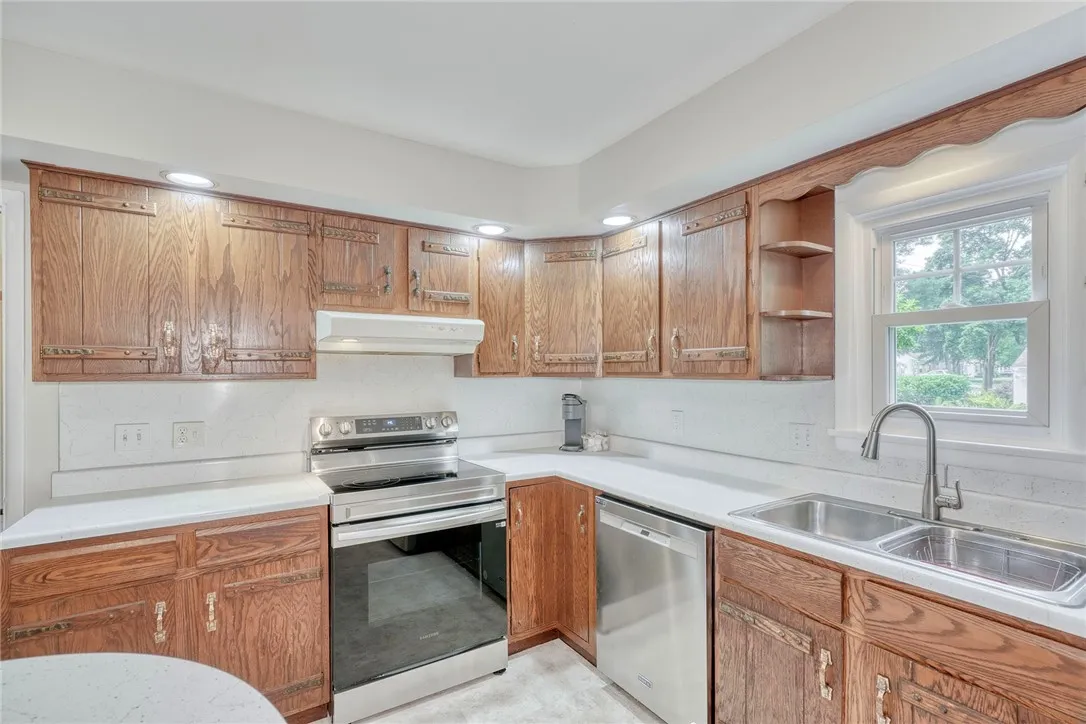 2145 Dewey Avenue, Rochester, New York 14615, Rochester, New York 14615, 3 Bedrooms Bedrooms, 7 Rooms Rooms,1 BathroomBathrooms,Residential,For Sale,2145 Dewey Avenue, Rochester, New York 14615,R1623184