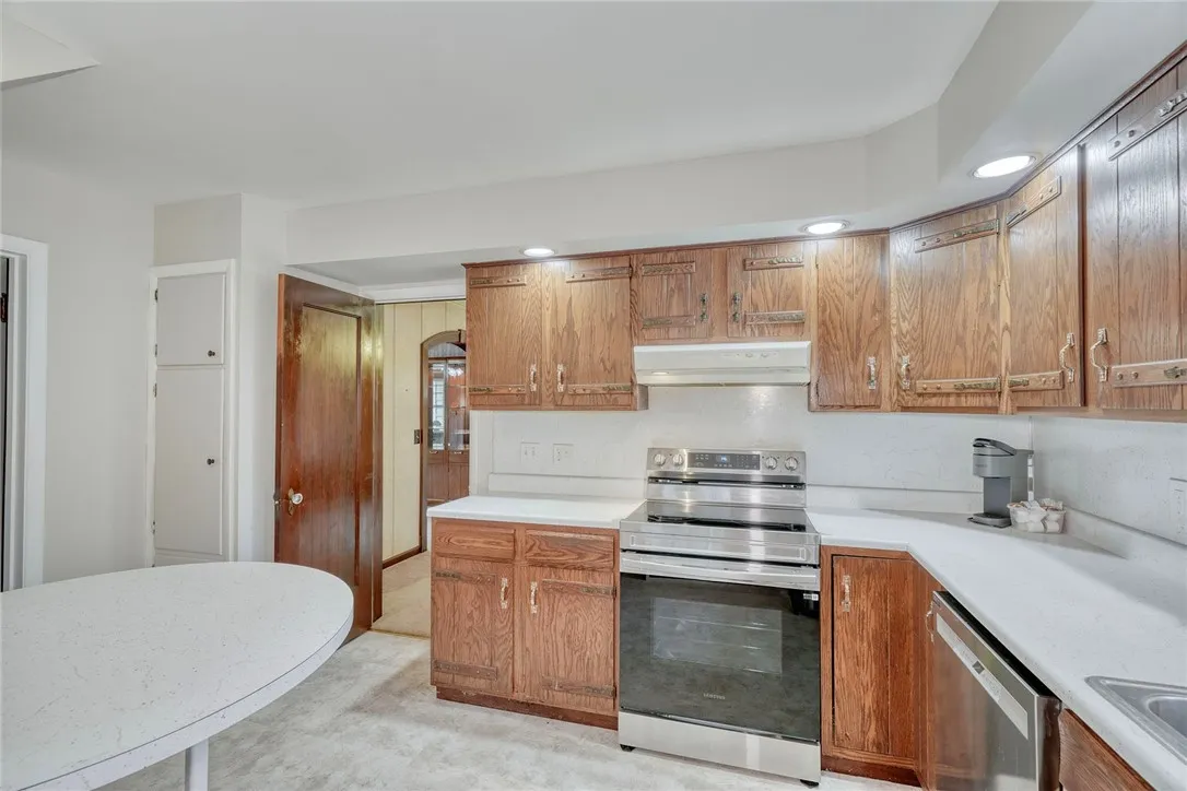 2145 Dewey Avenue, Rochester, New York 14615, Rochester, New York 14615, 3 Bedrooms Bedrooms, 7 Rooms Rooms,1 BathroomBathrooms,Residential,For Sale,2145 Dewey Avenue, Rochester, New York 14615,R1623184