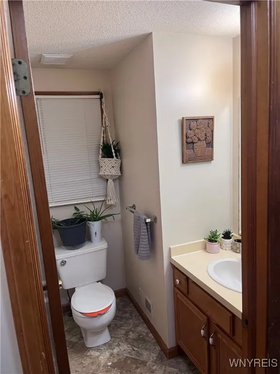 169 Warner Road 167, Lancaster, New York 14043, Lancaster, New York 14043, 6 Bedrooms Bedrooms, ,2 BathroomsBathrooms,Residential,For Sale,169 Warner Road 167, Lancaster, New York 14043,B1623317