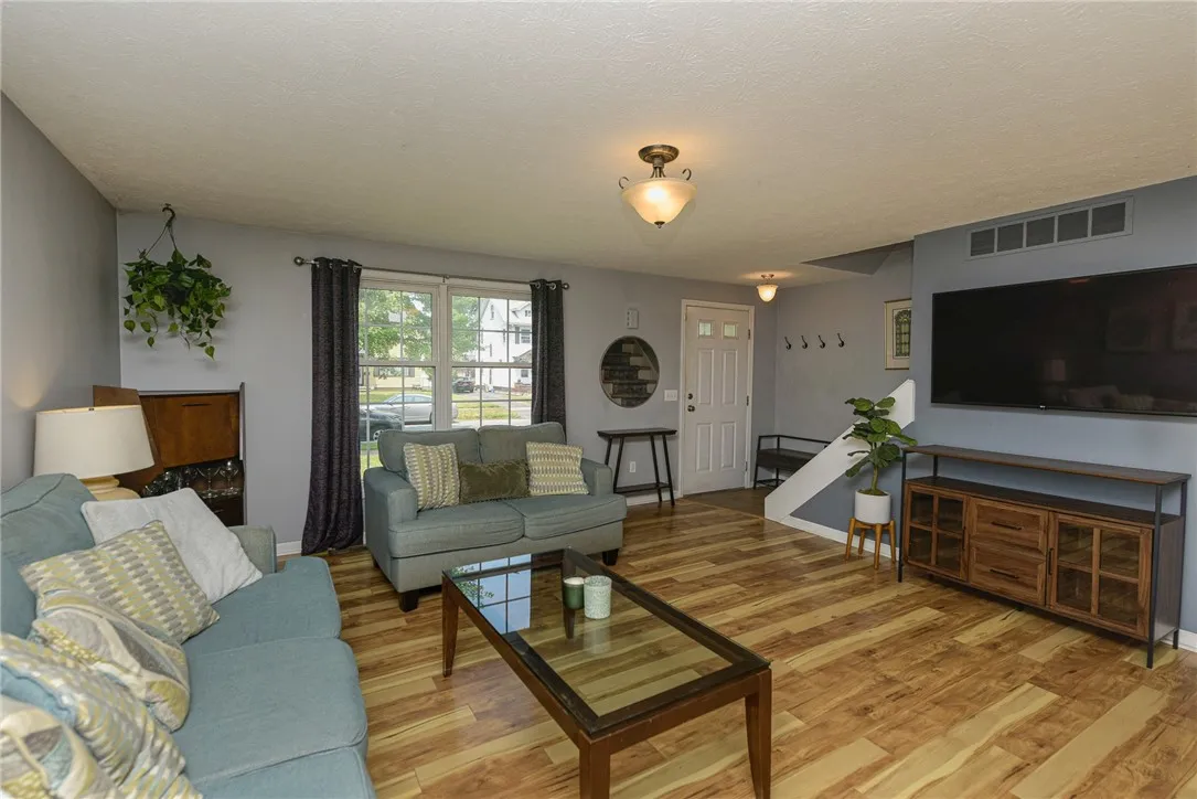 9 Burwell Road, Irondequoit, New York 14617, Irondequoit, New York 14617, 3 Bedrooms Bedrooms, 5 Rooms Rooms,1 BathroomBathrooms,Residential,For Sale,9 Burwell Road, Irondequoit, New York 14617,R1621809