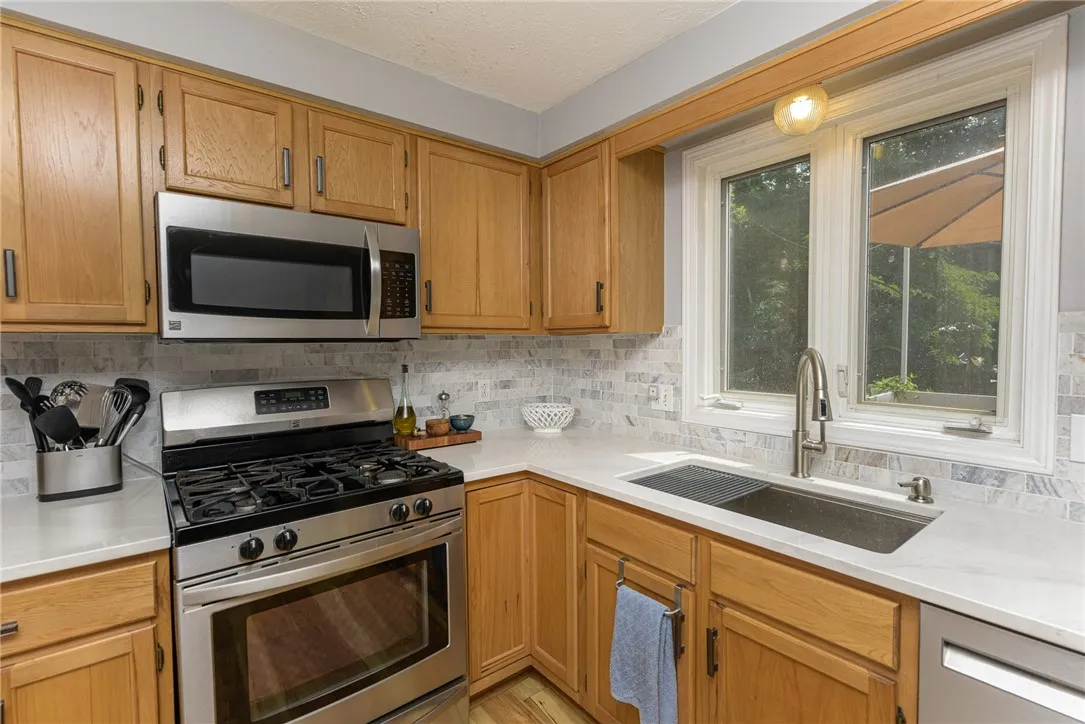 9 Burwell Road, Irondequoit, New York 14617, Irondequoit, New York 14617, 3 Bedrooms Bedrooms, 5 Rooms Rooms,1 BathroomBathrooms,Residential,For Sale,9 Burwell Road, Irondequoit, New York 14617,R1621809