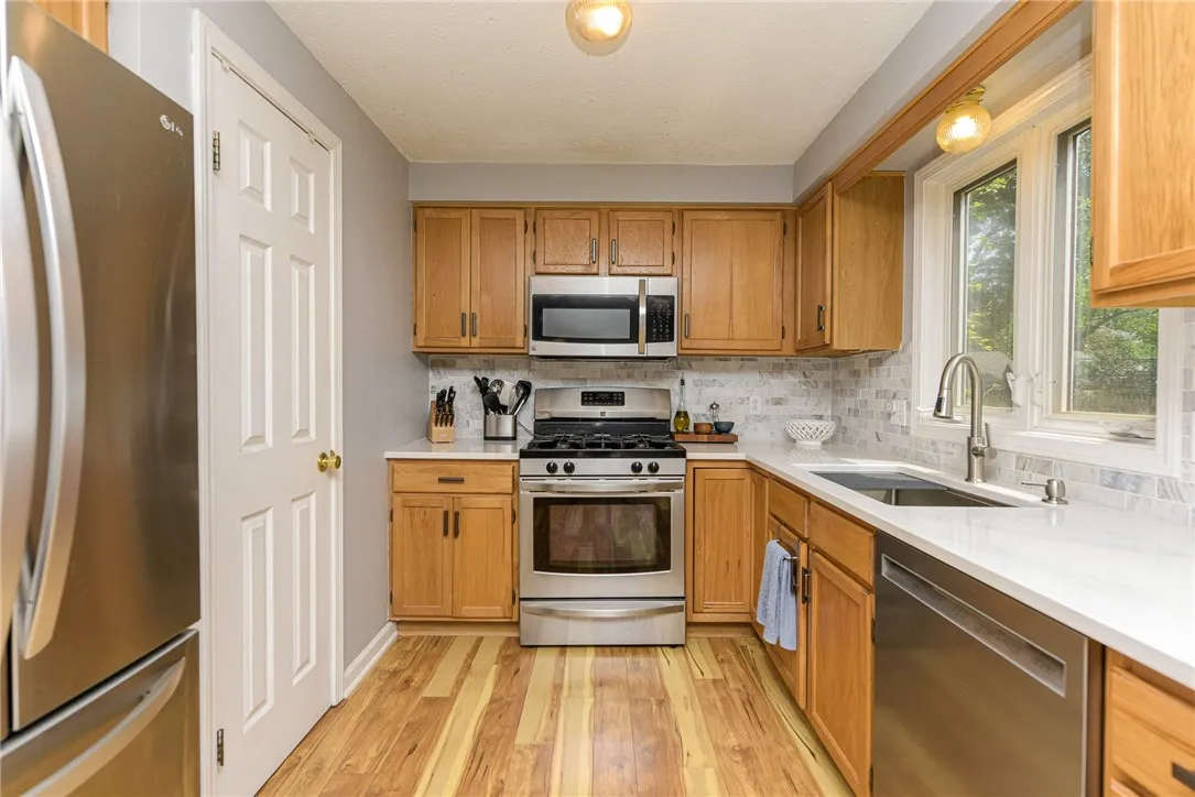9 Burwell Road, Irondequoit, New York 14617, Irondequoit, New York 14617, 3 Bedrooms Bedrooms, 5 Rooms Rooms,1 BathroomBathrooms,Residential,For Sale,9 Burwell Road, Irondequoit, New York 14617,R1621809