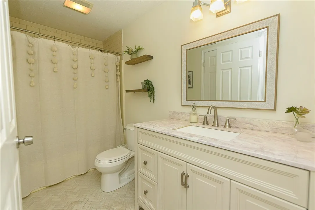 9 Burwell Road, Irondequoit, New York 14617, Irondequoit, New York 14617, 3 Bedrooms Bedrooms, 5 Rooms Rooms,1 BathroomBathrooms,Residential,For Sale,9 Burwell Road, Irondequoit, New York 14617,R1621809
