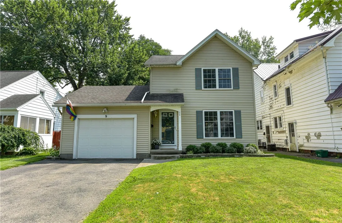 9 Burwell Road, Irondequoit, New York 14617, Irondequoit, New York 14617, 3 Bedrooms Bedrooms, 5 Rooms Rooms,1 BathroomBathrooms,Residential,For Sale,9 Burwell Road, Irondequoit, New York 14617,R1621809