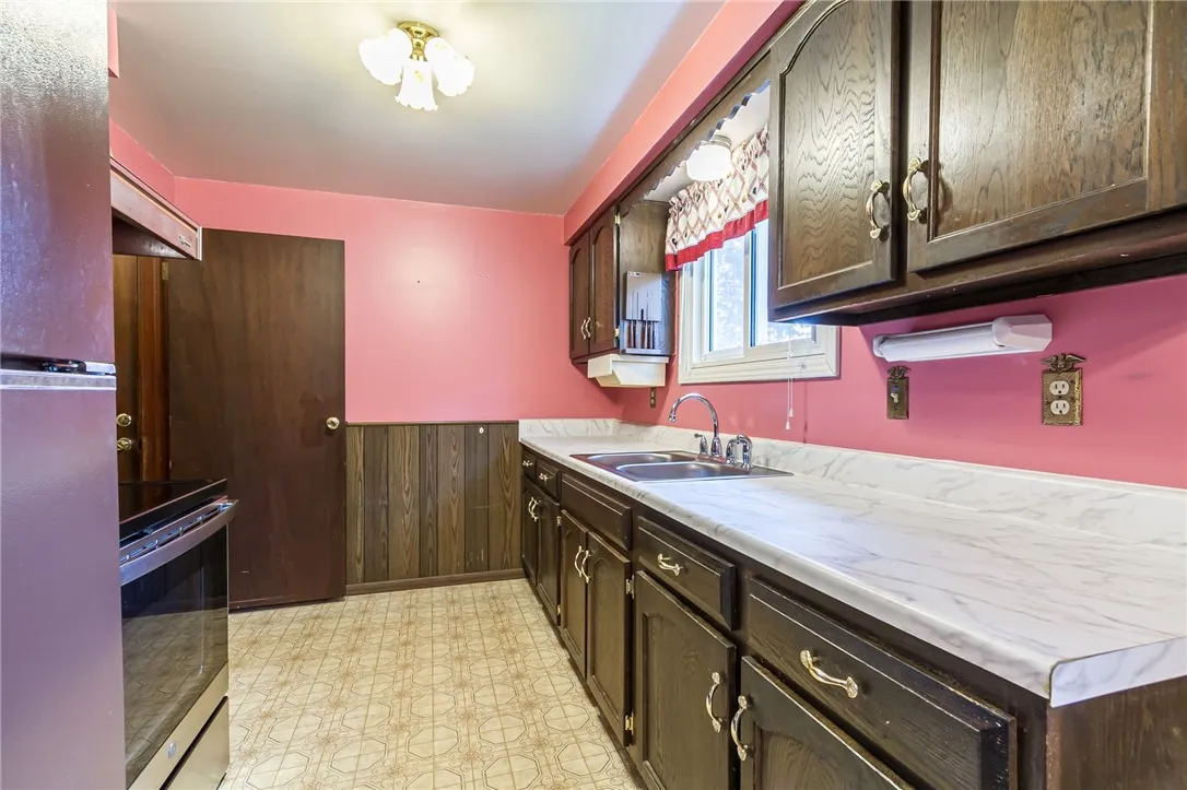 1176 Hook Road, Farmington, New York 14425, Farmington, New York 14425, 3 Bedrooms Bedrooms, 7 Rooms Rooms,1 BathroomBathrooms,Residential,For Sale,1176 Hook Road, Farmington, New York 14425,R1621055