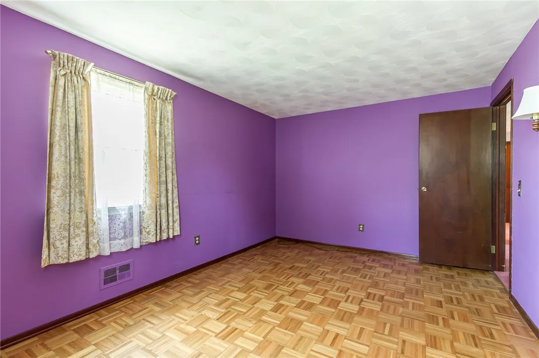 1176 Hook Road, Farmington, New York 14425, Farmington, New York 14425, 3 Bedrooms Bedrooms, 7 Rooms Rooms,1 BathroomBathrooms,Residential,For Sale,1176 Hook Road, Farmington, New York 14425,R1621055
