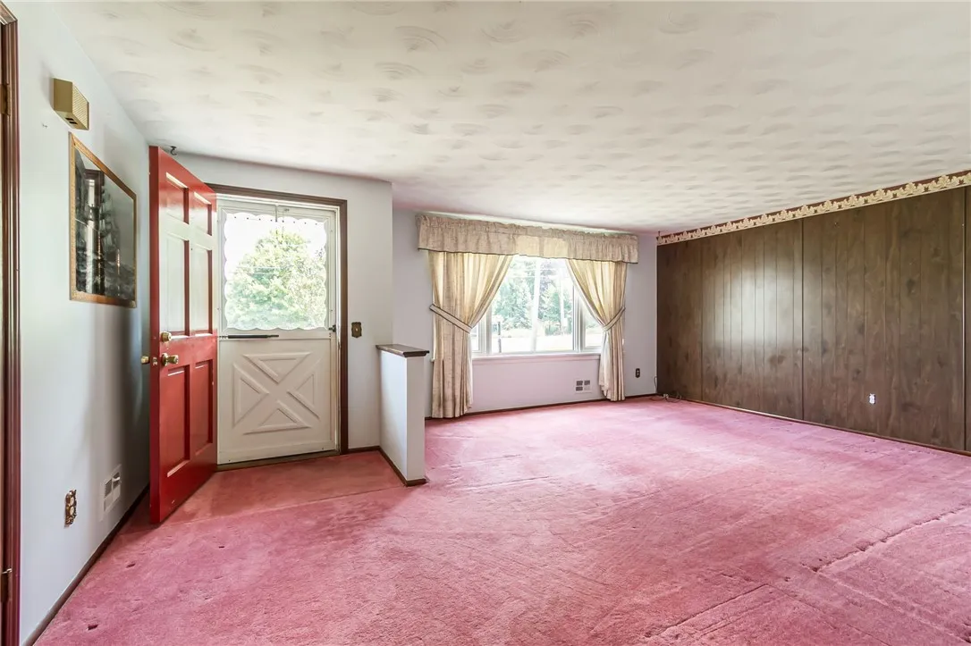 1176 Hook Road, Farmington, New York 14425, Farmington, New York 14425, 3 Bedrooms Bedrooms, 7 Rooms Rooms,1 BathroomBathrooms,Residential,For Sale,1176 Hook Road, Farmington, New York 14425,R1621055