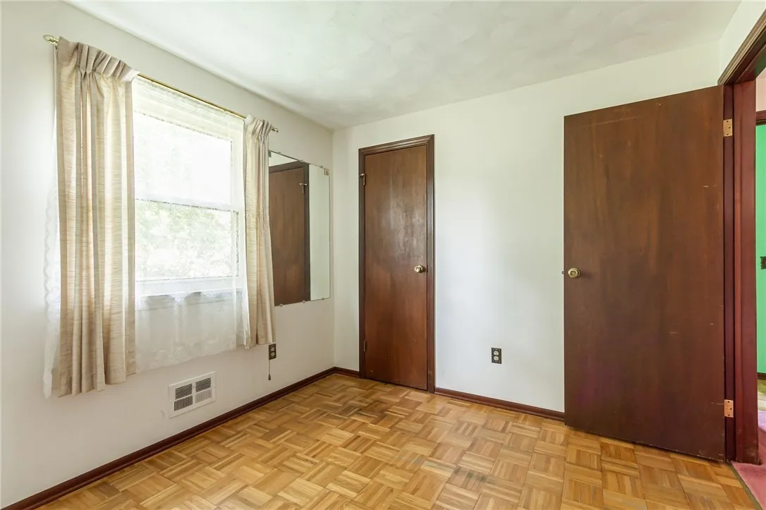 1176 Hook Road, Farmington, New York 14425, Farmington, New York 14425, 3 Bedrooms Bedrooms, 7 Rooms Rooms,1 BathroomBathrooms,Residential,For Sale,1176 Hook Road, Farmington, New York 14425,R1621055
