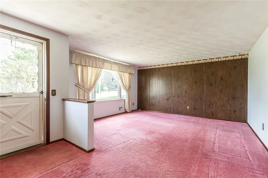1176 Hook Road, Farmington, New York 14425, Farmington, New York 14425, 3 Bedrooms Bedrooms, 7 Rooms Rooms,1 BathroomBathrooms,Residential,For Sale,1176 Hook Road, Farmington, New York 14425,R1621055