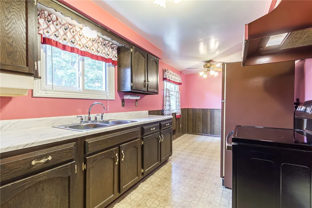 1176 Hook Road, Farmington, New York 14425, Farmington, New York 14425, 3 Bedrooms Bedrooms, 7 Rooms Rooms,1 BathroomBathrooms,Residential,For Sale,1176 Hook Road, Farmington, New York 14425,R1621055