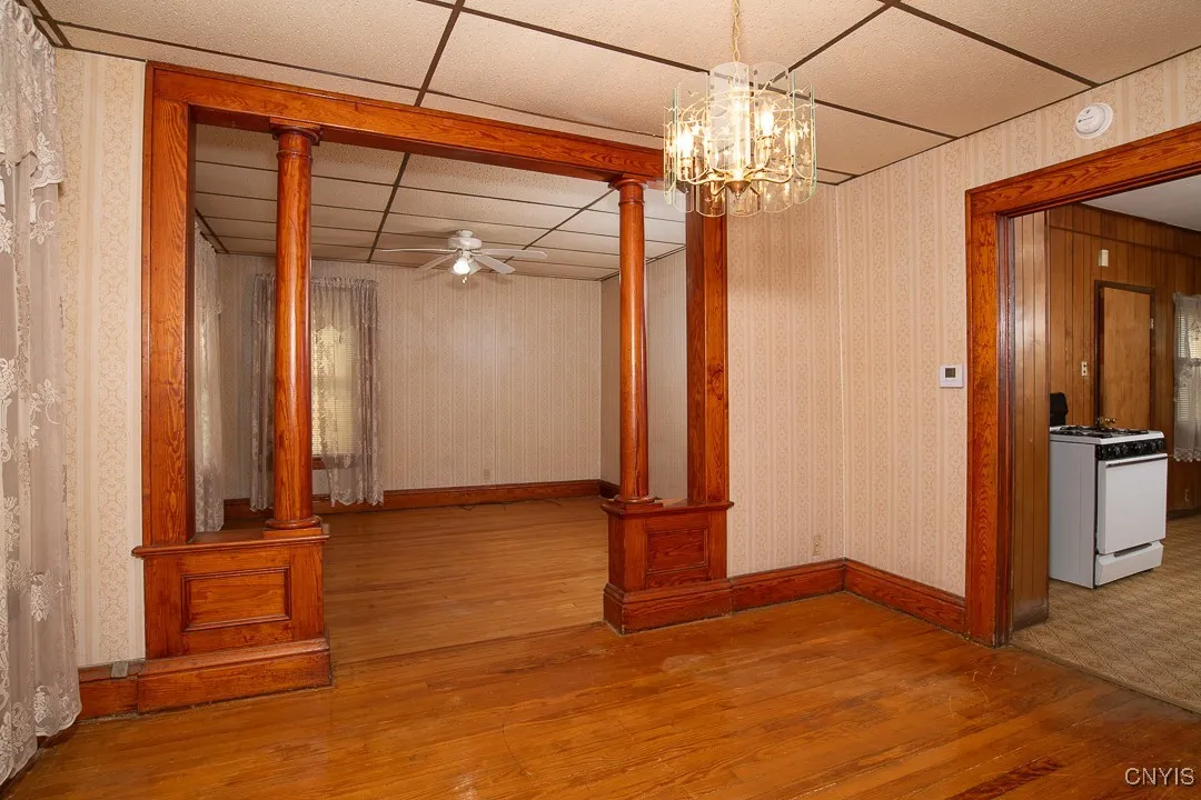 Dinig Room open to Kitchen