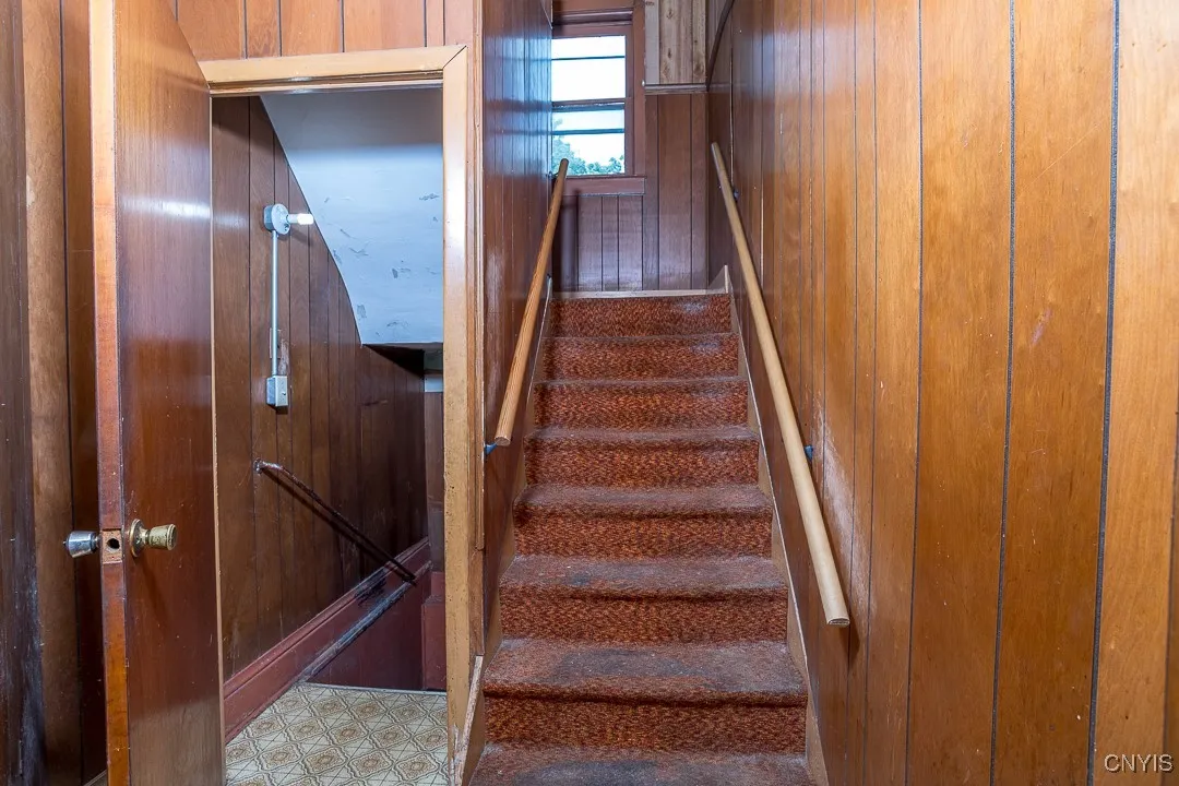 Stars to 2nd Floor & Basement & Back Door