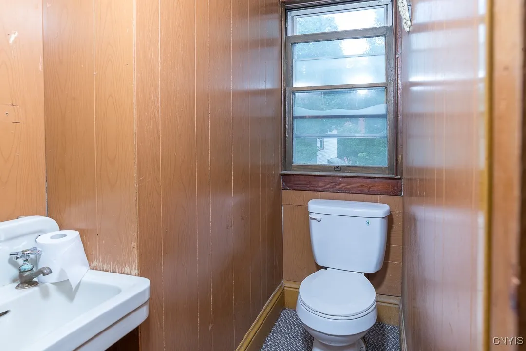 Nice 2nd Floor Half Bath