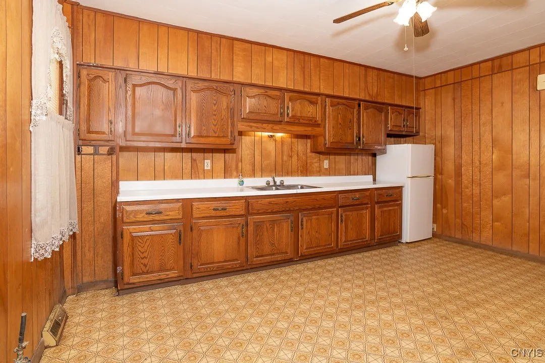 Large Eat in Kitchen