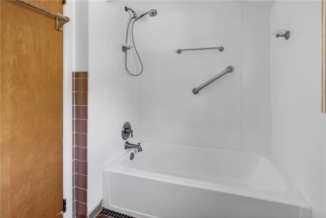 50 Greenvale Drive, Brighton, New York 14618, Brighton, New York 14618, 4 Bedrooms Bedrooms, 7 Rooms Rooms,1 BathroomBathrooms,Residential,For Sale,50 Greenvale Drive, Brighton, New York 14618,R1619467