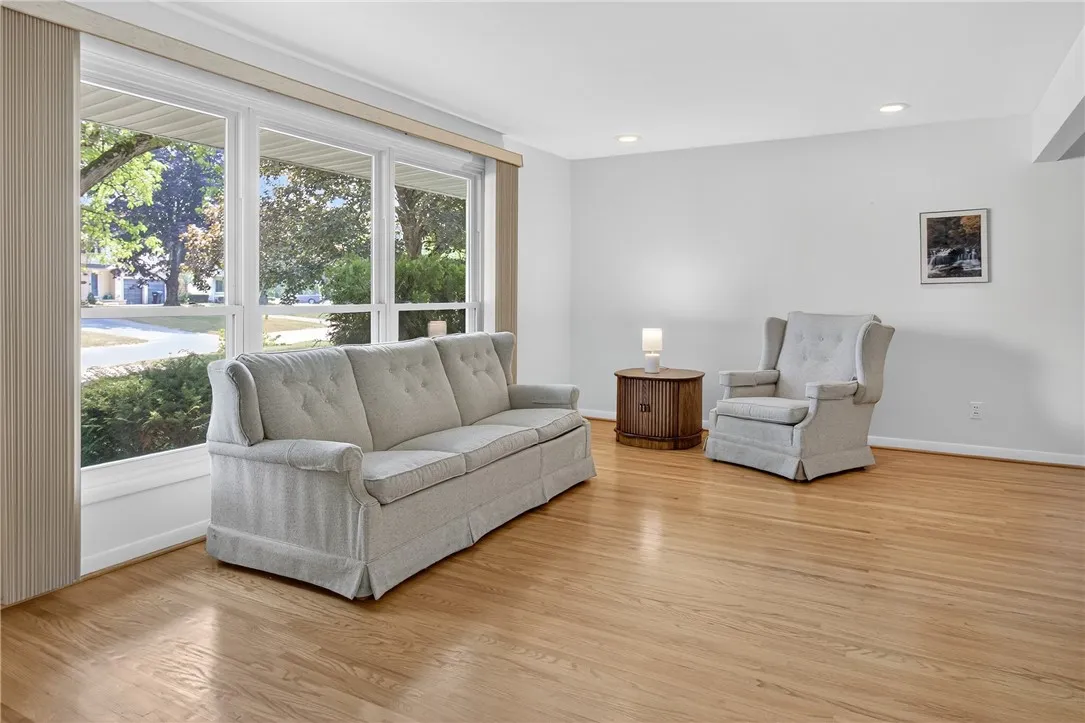 RECESSED OVERHEAD LIGHTS