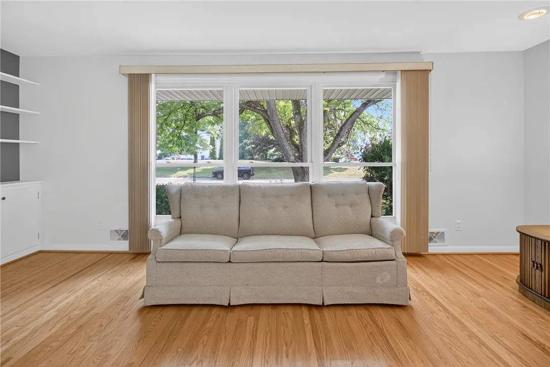 50 Greenvale Drive, Brighton, New York 14618, Brighton, New York 14618, 4 Bedrooms Bedrooms, 7 Rooms Rooms,1 BathroomBathrooms,Residential,For Sale,50 Greenvale Drive, Brighton, New York 14618,R1619467