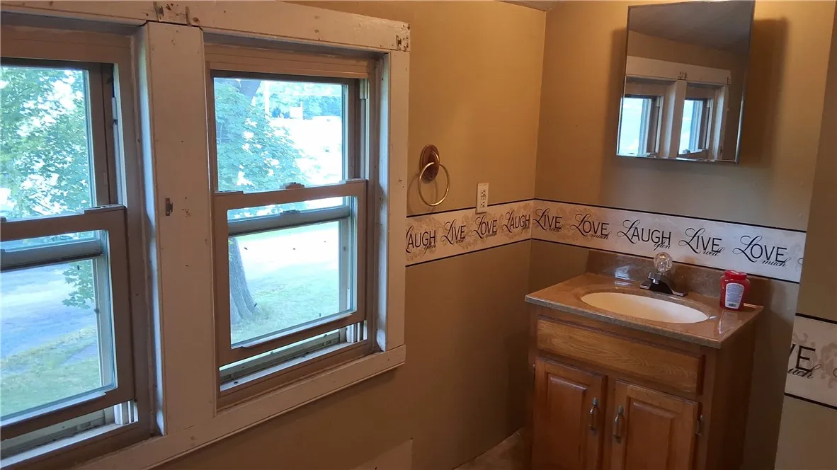 Upstairs Bath 2nd