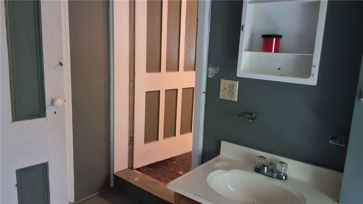 134 Main Street, Mentz, New York 13140, Mentz, New York 13140, 3 Bedrooms Bedrooms, 11 Rooms Rooms,3 BathroomsBathrooms,Residential,For Sale,134 Main Street, Mentz, New York 13140,R1622956