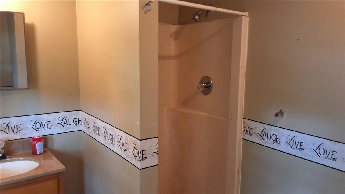 Upstairs Bath 2nd
