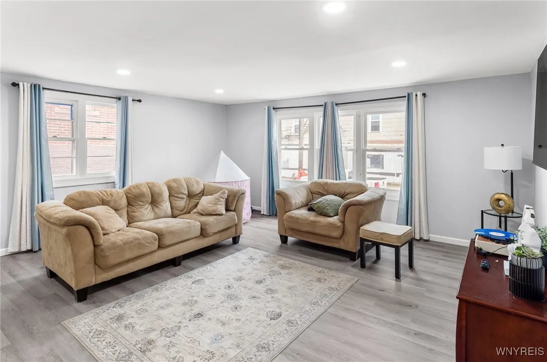 180 Rhode Island Street, Buffalo, New York 14213, Buffalo, New York 14213, 6 Bedrooms Bedrooms, ,2 BathroomsBathrooms,Residential,For Sale,180 Rhode Island Street, Buffalo, New York 14213,B1622994