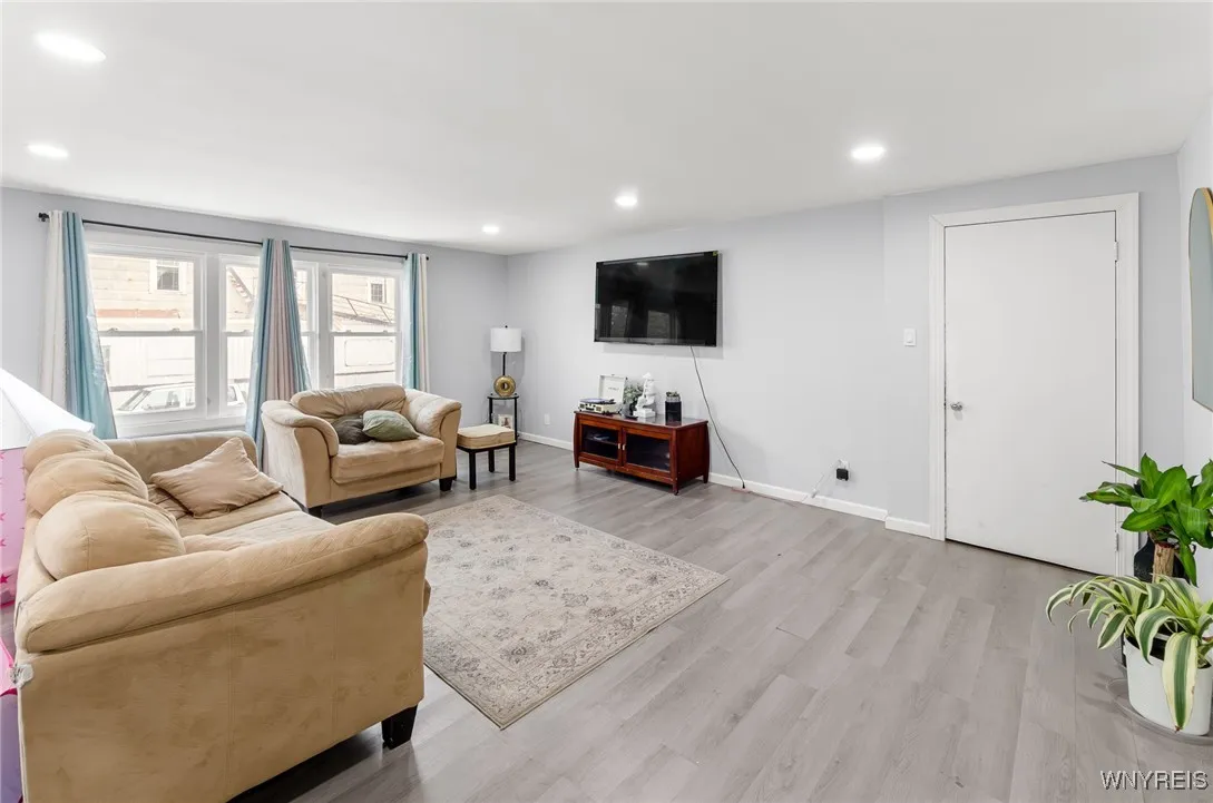 180 Rhode Island Street, Buffalo, New York 14213, Buffalo, New York 14213, 6 Bedrooms Bedrooms, ,2 BathroomsBathrooms,Residential,For Sale,180 Rhode Island Street, Buffalo, New York 14213,B1622994