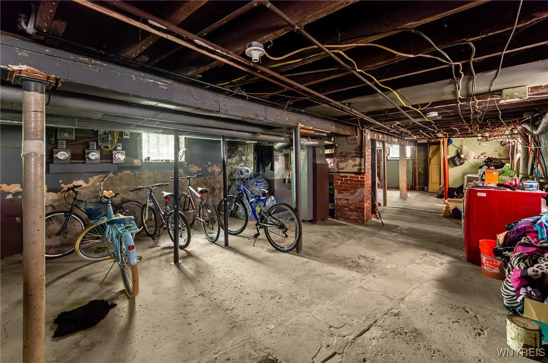 180 Rhode Island Street, Buffalo, New York 14213, Buffalo, New York 14213, 6 Bedrooms Bedrooms, ,2 BathroomsBathrooms,Residential,For Sale,180 Rhode Island Street, Buffalo, New York 14213,B1622994
