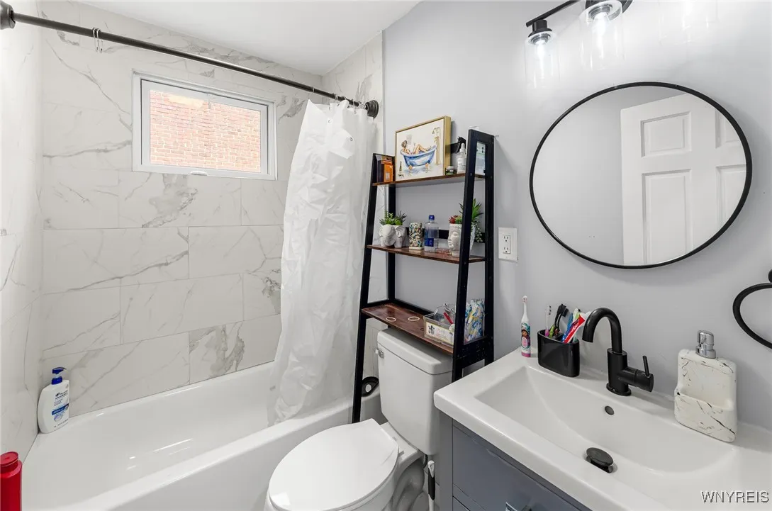 180 Rhode Island Street, Buffalo, New York 14213, Buffalo, New York 14213, 6 Bedrooms Bedrooms, ,2 BathroomsBathrooms,Residential,For Sale,180 Rhode Island Street, Buffalo, New York 14213,B1622994