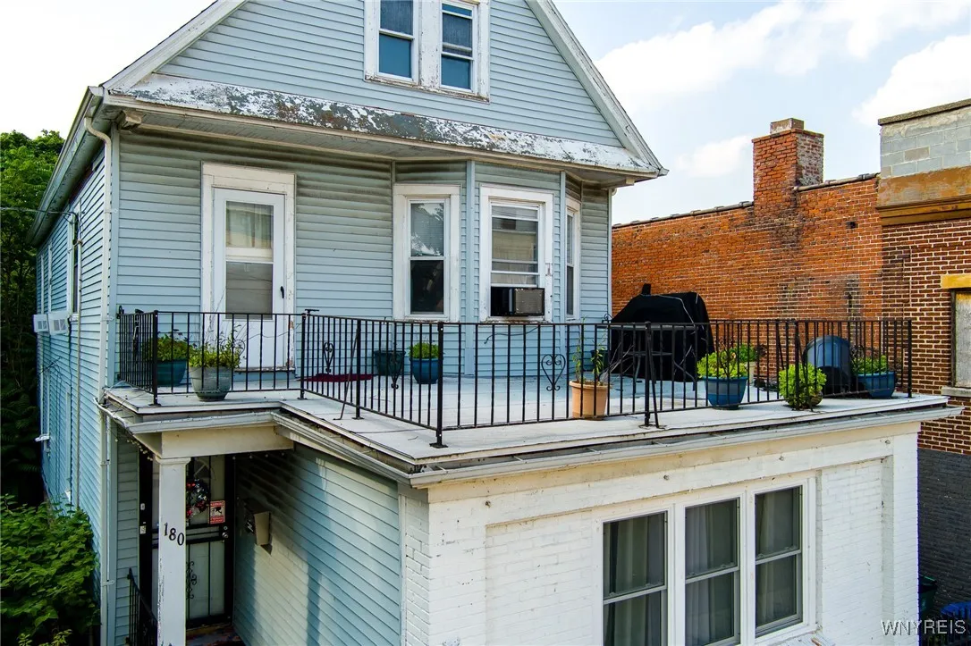 180 Rhode Island Street, Buffalo, New York 14213, Buffalo, New York 14213, 6 Bedrooms Bedrooms, ,2 BathroomsBathrooms,Residential,For Sale,180 Rhode Island Street, Buffalo, New York 14213,B1622994